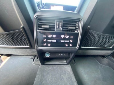2024 Porsche Cayenne Base