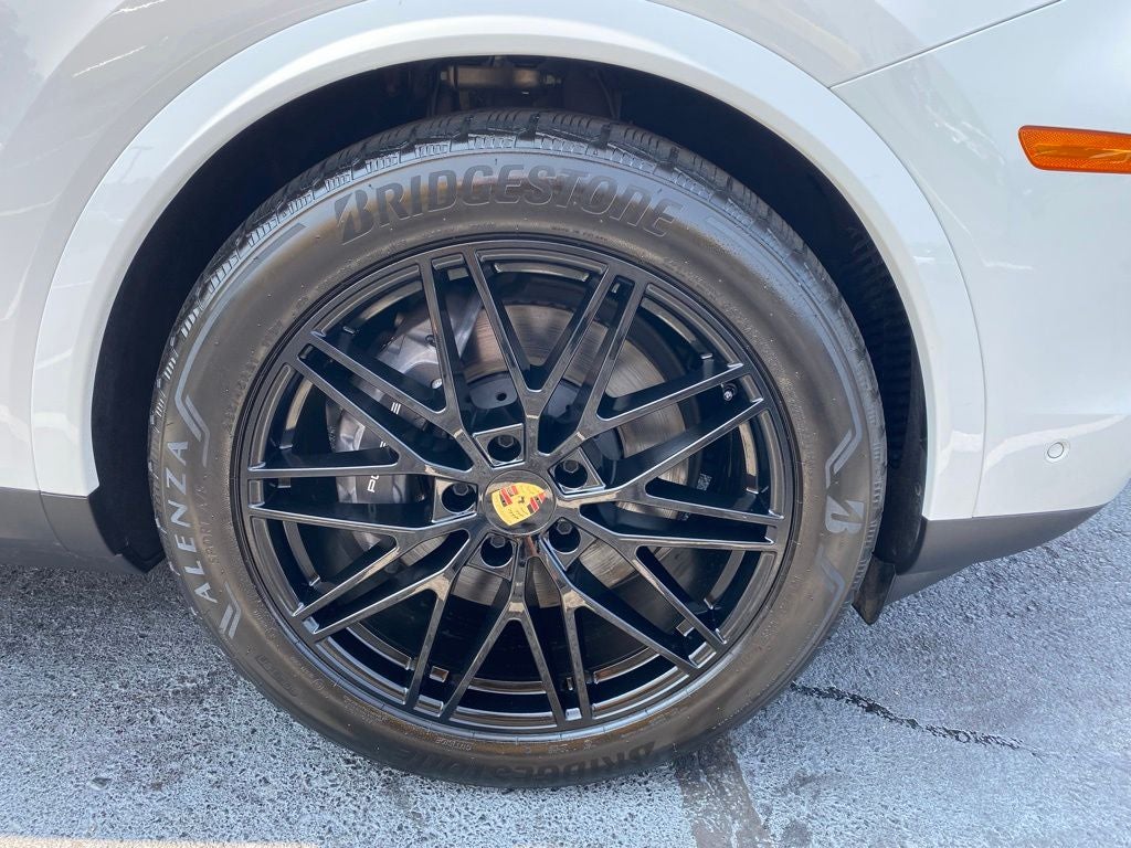 2024 Porsche Cayenne Base