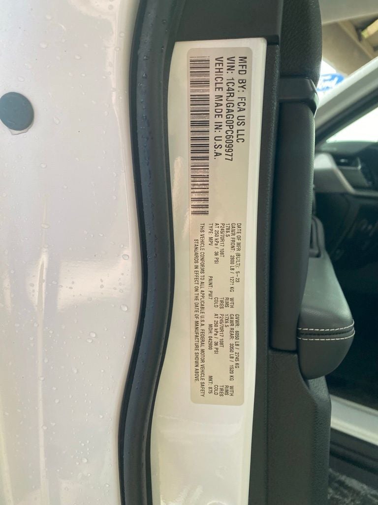 2023 Jeep Grand Cherokee Laredo