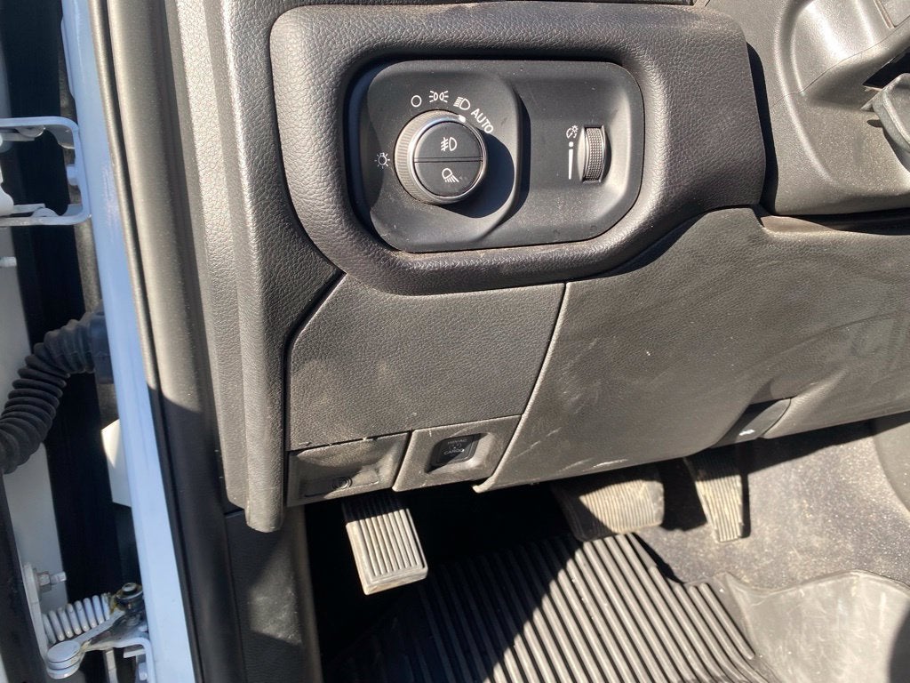 2024 RAM 3500 Big Horn - 4WD - 6.7L CUMMINS