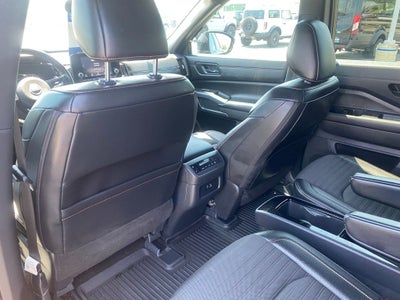 2025 Nissan Pathfinder Rock Creek - CLEAN CARFAX - ONE OWNER
