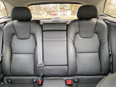 2021 Volvo XC60 T5 Momentum