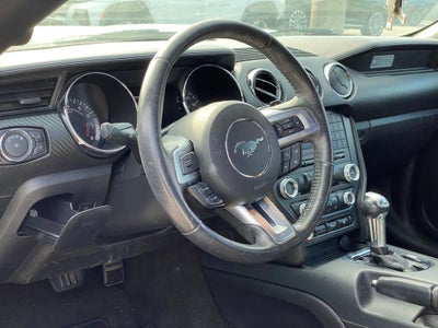 2016 Ford Mustang V6