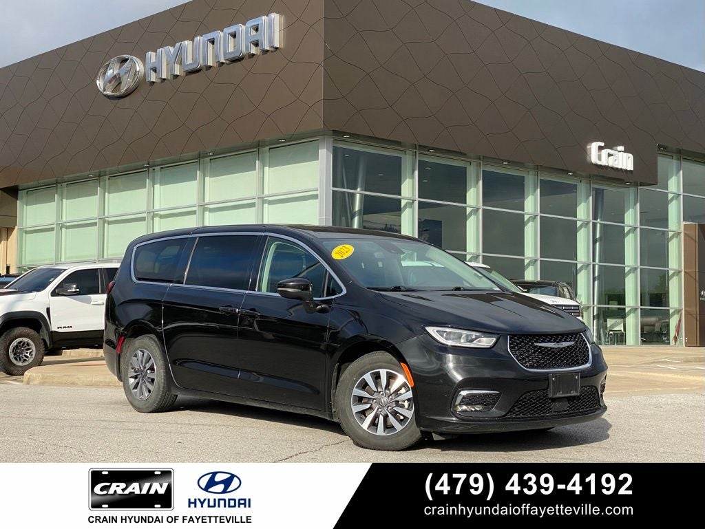 2023 Chrysler Pacifica Hybrid Touring L