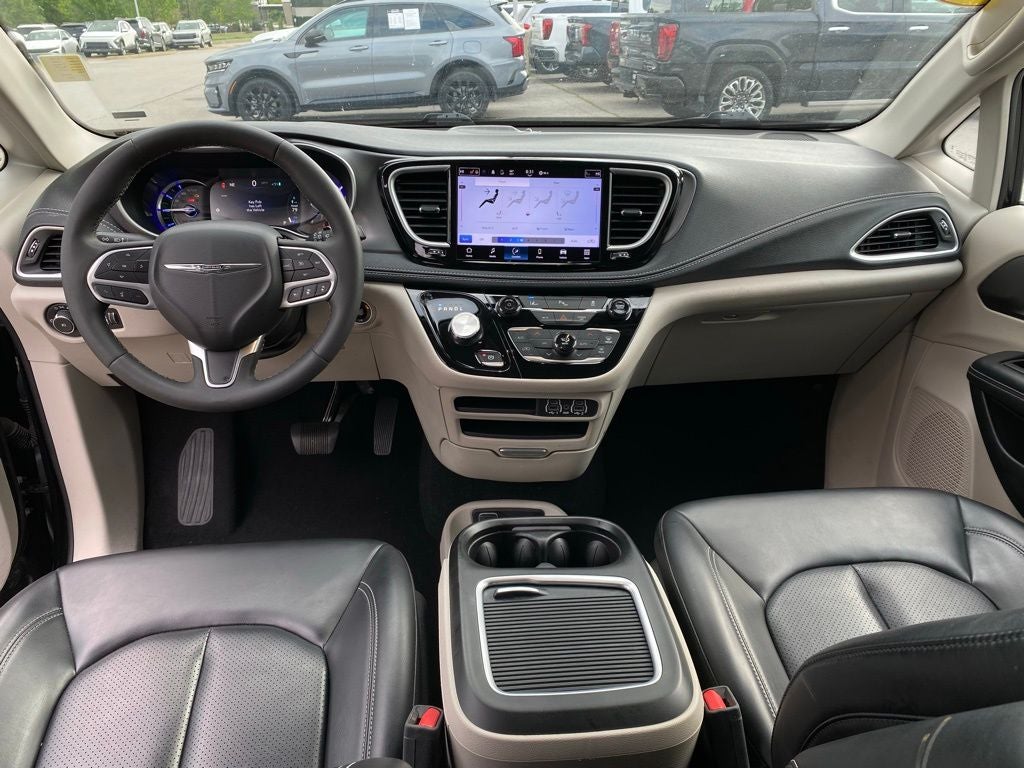 2023 Chrysler Pacifica Hybrid Touring L