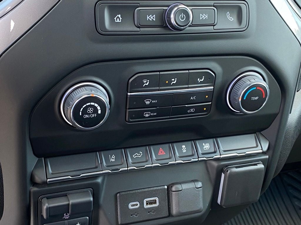 2024 Chevrolet Silverado 2500HD Custom