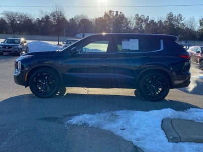 2022 Mitsubishi Outlander SE