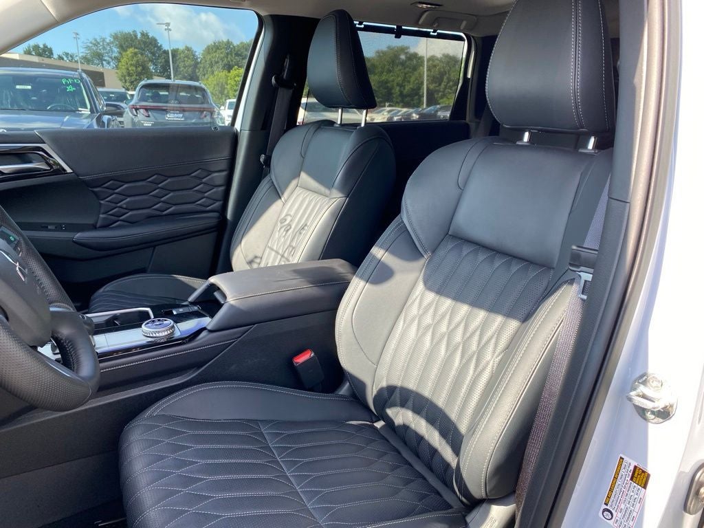 2025 Mitsubishi Outlander SEL