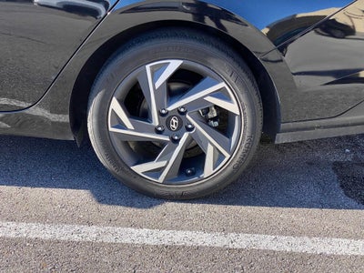 2024 Hyundai Elantra Limited