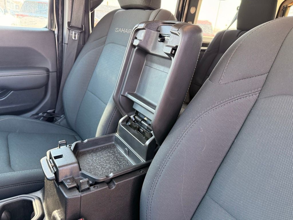 2019 Jeep Wrangler Unlimited Sahara APPLE CAR PLAY / CLEAN CARFAX/ 1 OWNER