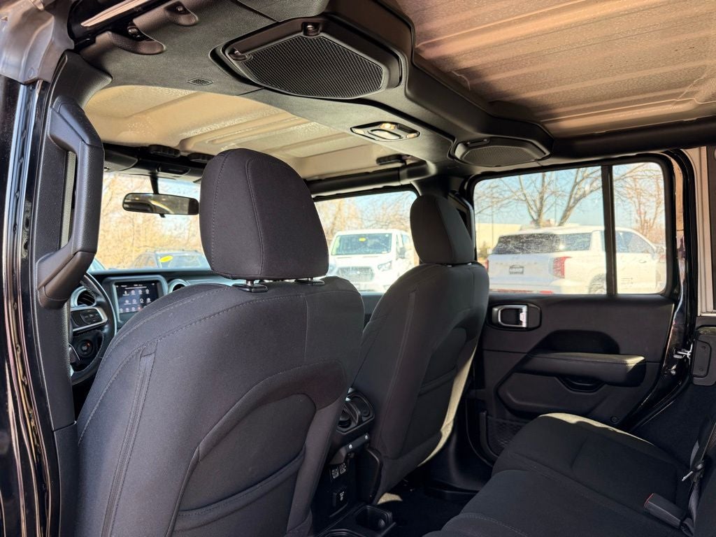 2019 Jeep Wrangler Unlimited Sahara APPLE CAR PLAY / CLEAN CARFAX/ 1 OWNER