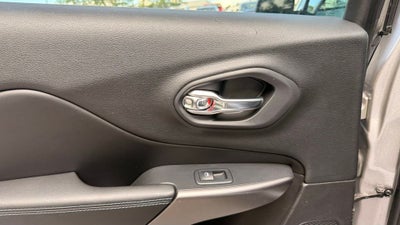 2019 Jeep Cherokee Latitude Plus CLEAN CARFAX