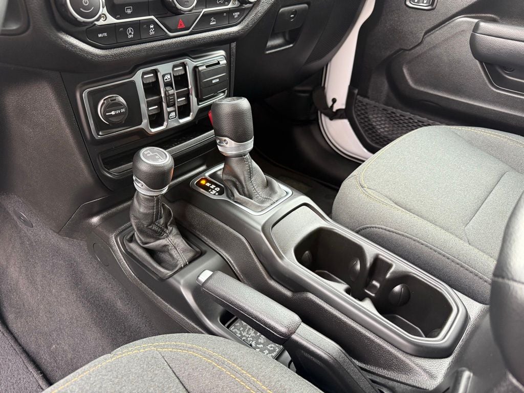 2025 Jeep Gladiator Sport S 4WD LOW MILES!!