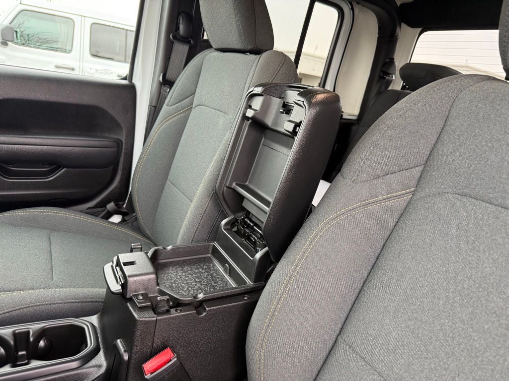 2025 Jeep Gladiator Sport S 4WD LOW MILES!!