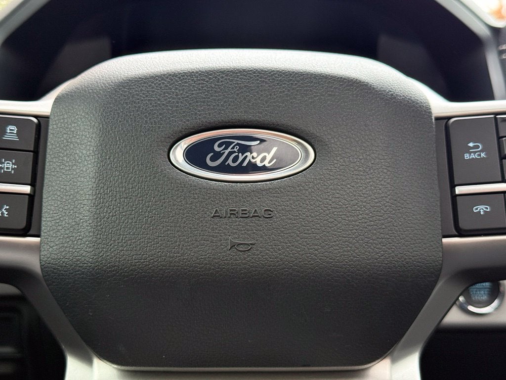 2024 Ford Expedition Max XLT - 4WD / PANORAMIC SUNROOF / ONE OWNER