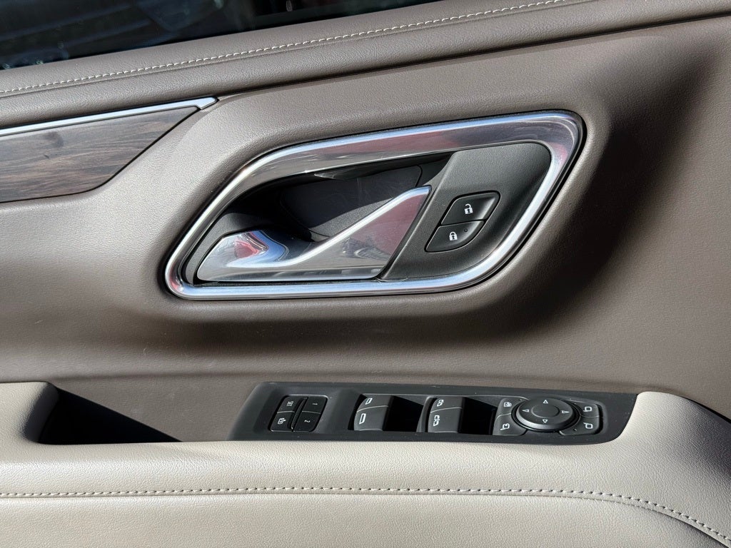 2023 Chevrolet Suburban Z71 2ND ROW BUCKET