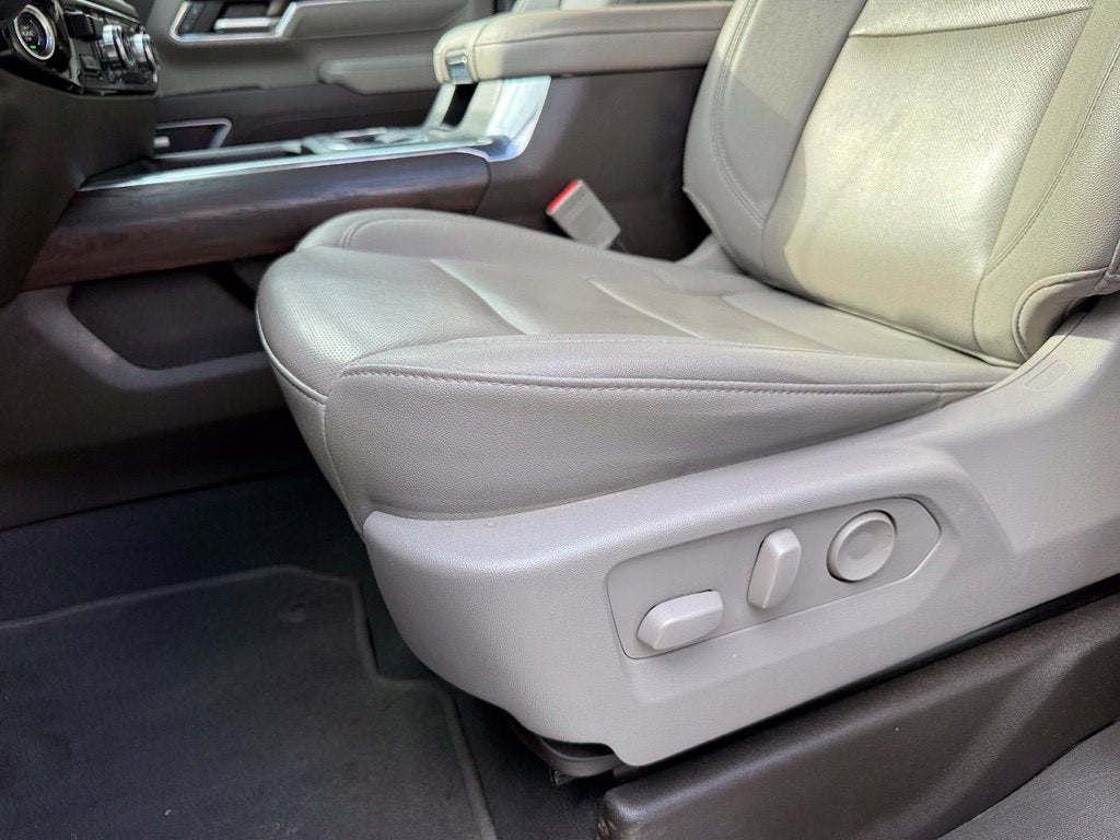 2024 GMC Sierra 2500HD SLT - 4WD / CLEAN CARFAX HISTORY