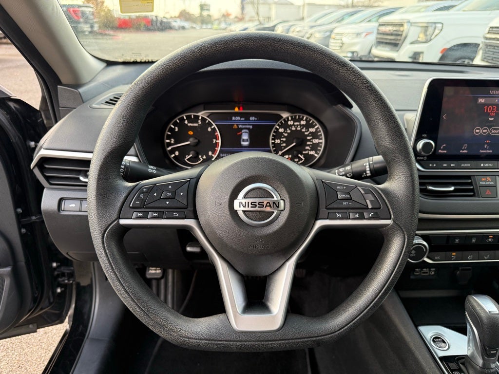 2021 Nissan Altima 2.5 SV 1 Owner / CARPLAY