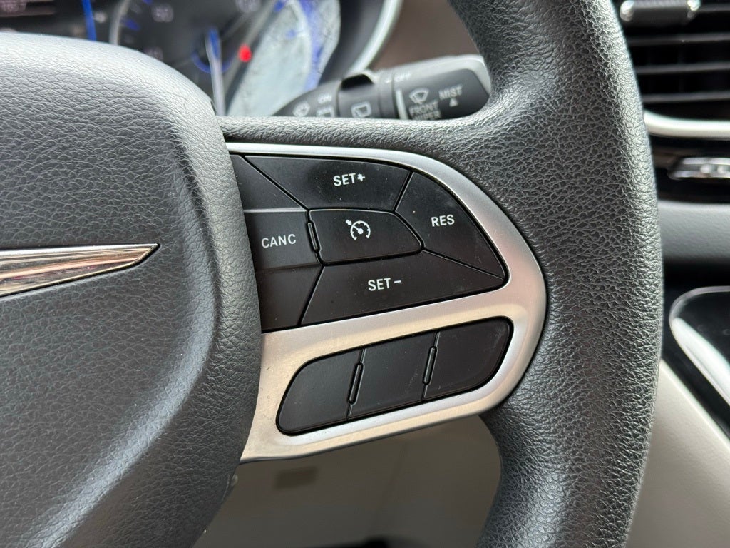 2017 Chrysler Pacifica Touring L LOW PRICED VAN!