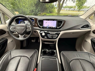2022 Chrysler Pacifica Limited SOCCER MOM EDITION