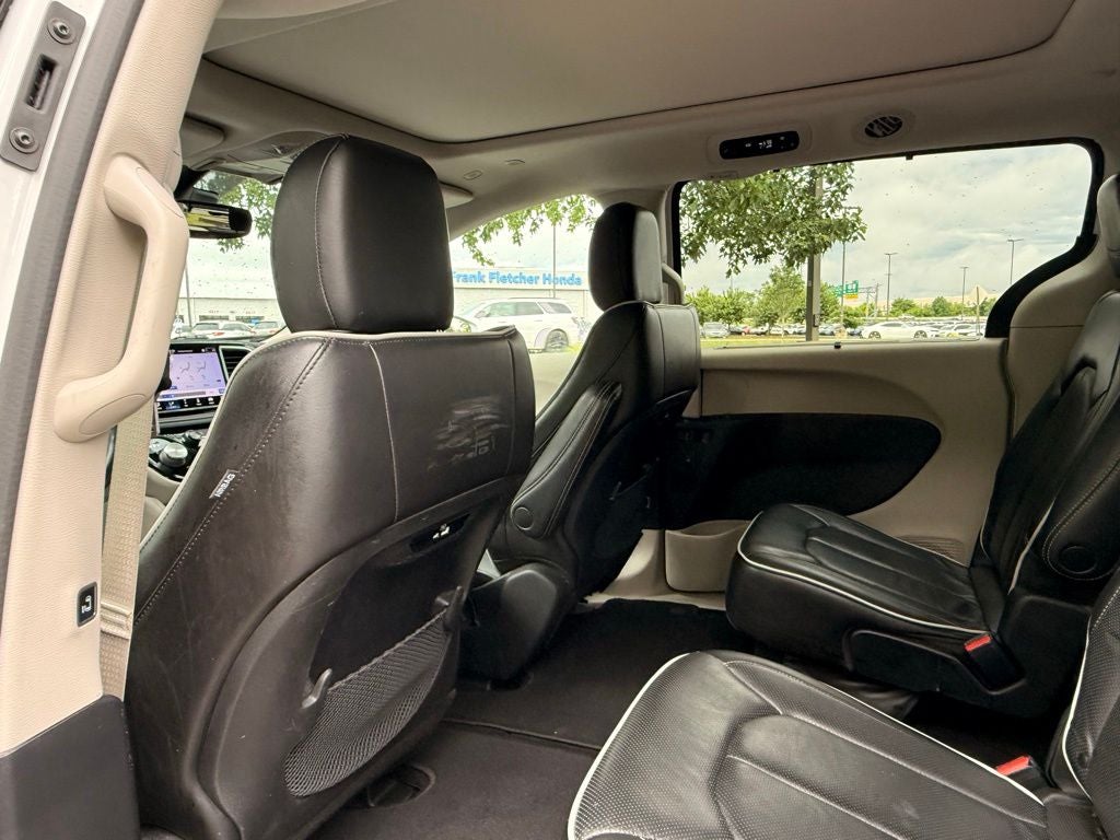 2022 Chrysler Pacifica Limited SOCCER MOM EDITION