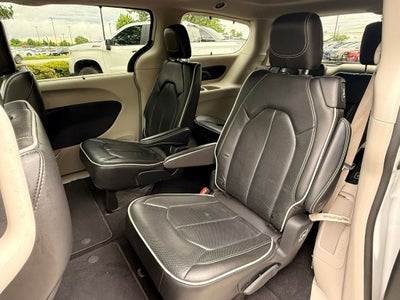 2022 Chrysler Pacifica Limited SOCCER MOM EDITION
