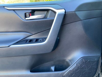 2021 Toyota RAV4 XLE APPLE CAR PLAY