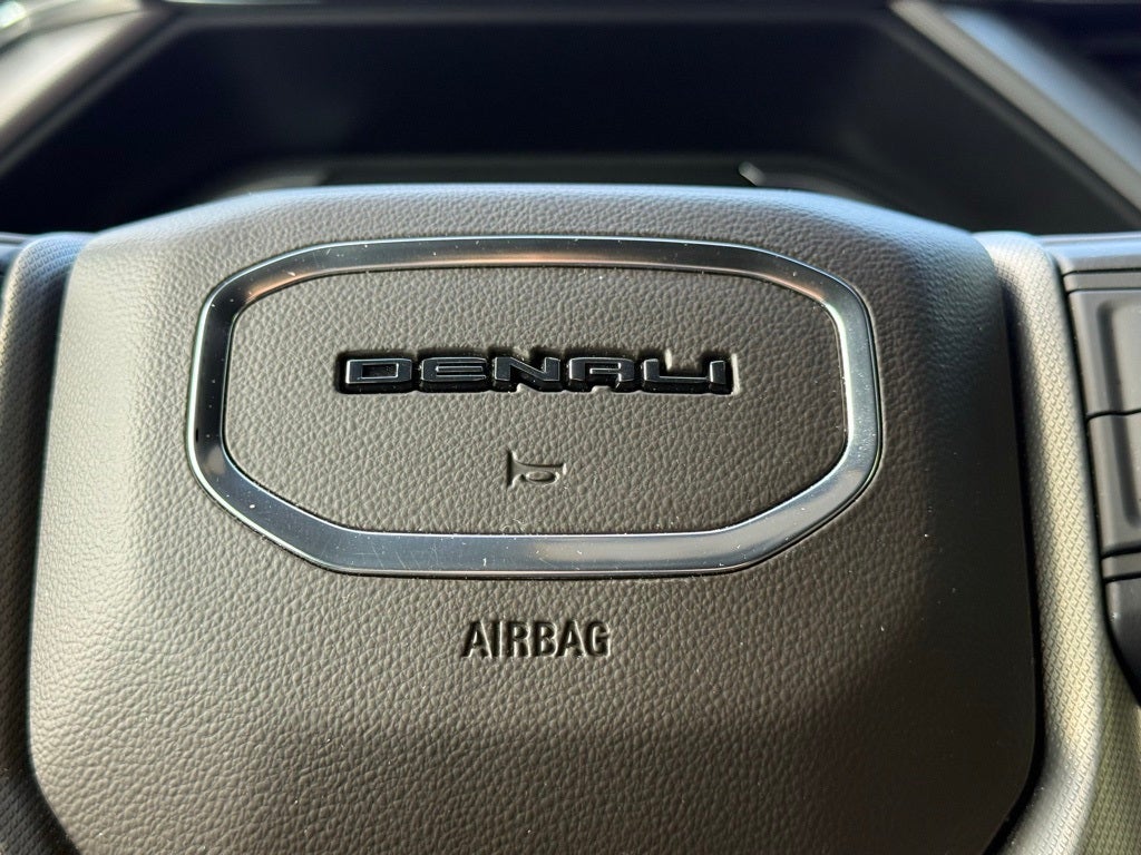 2023 GMC Sierra 1500 Denali V8 / 4x4 / 1-OWNER CLEAN CARFAX