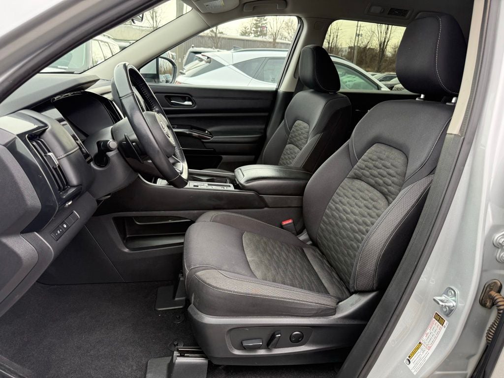 2022 Nissan Pathfinder SV 3 ROW SUV