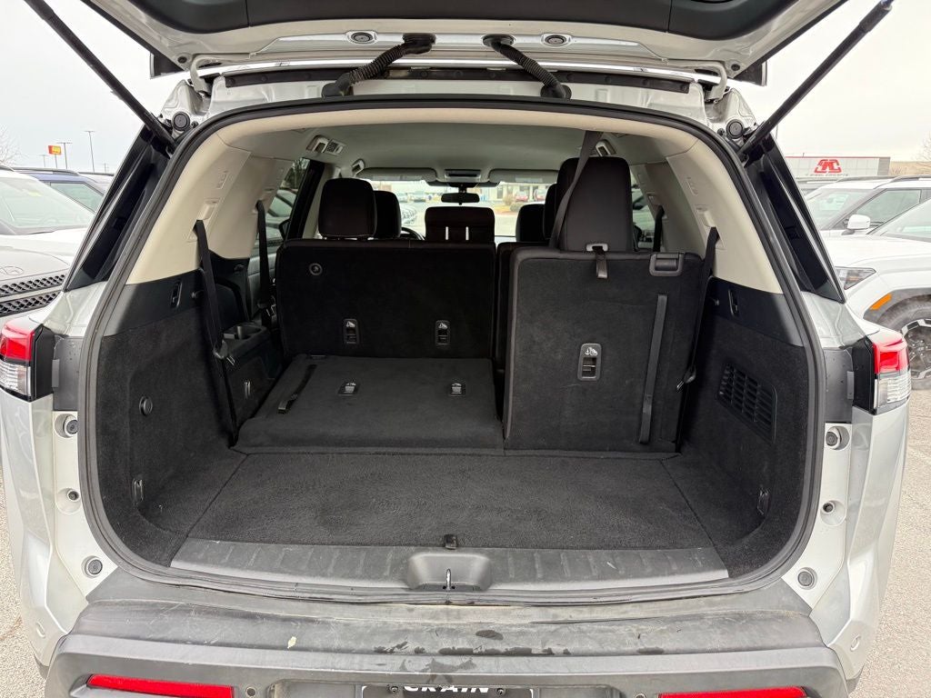 2022 Nissan Pathfinder SV 3 ROW SUV