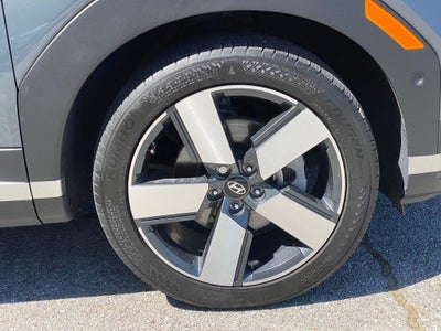 2024 Hyundai Santa Fe Limited LOW MILES