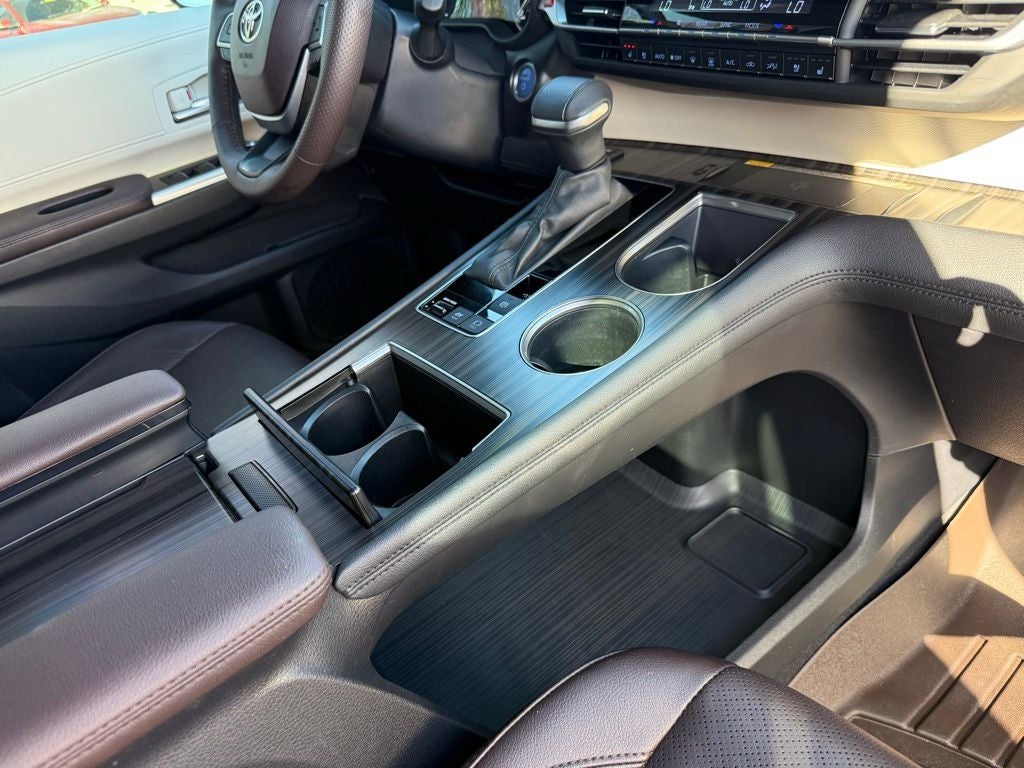 2024 Toyota Sienna Platinum 7 Passenger