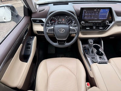 2022 Toyota Highlander Platinum