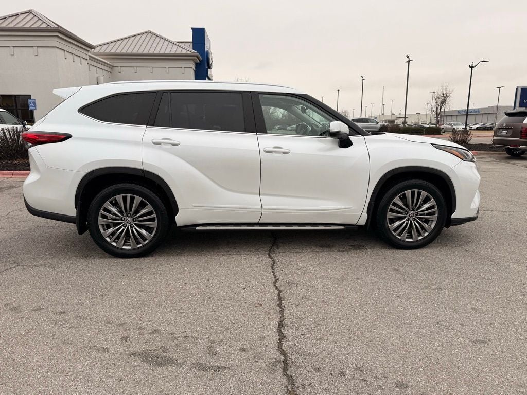 2022 Toyota Highlander Platinum