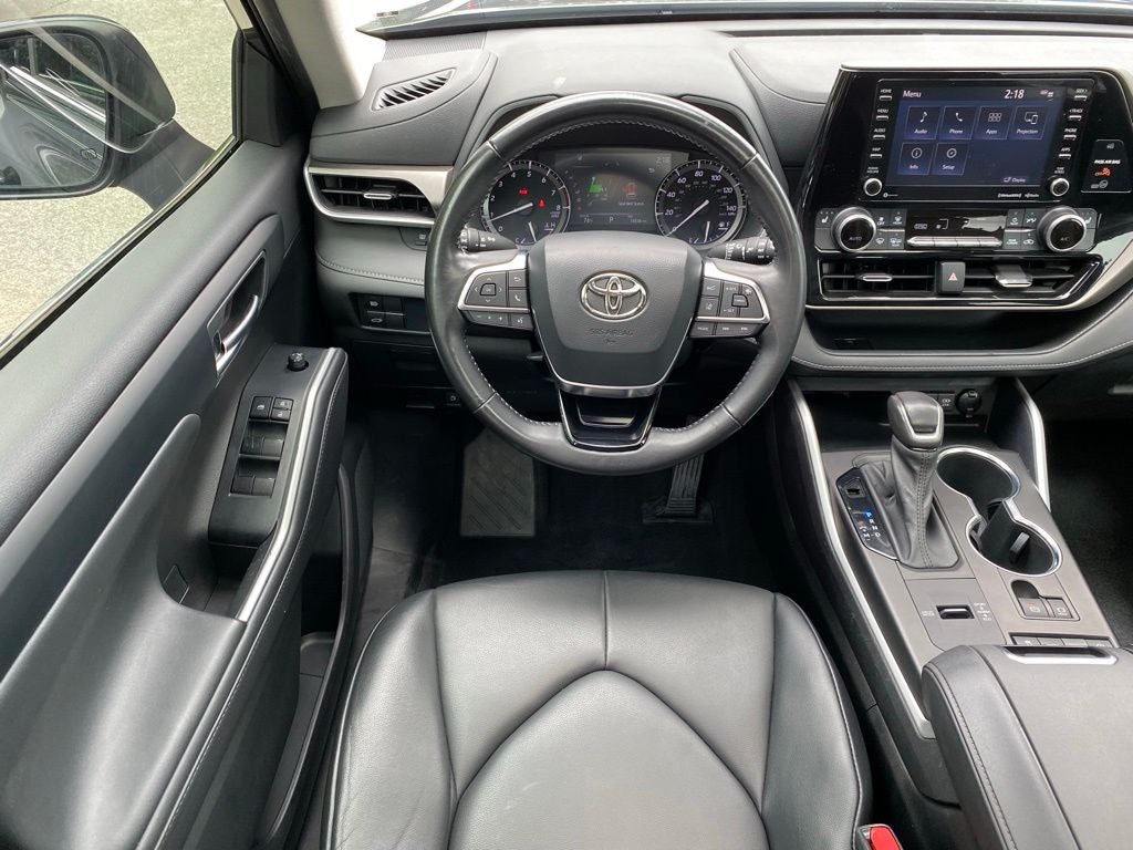 2021 Toyota Highlander XLE CLEAN CARFAX