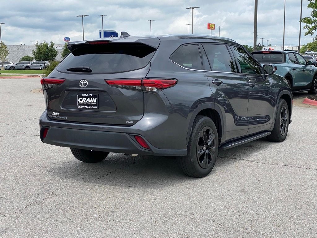 2021 Toyota Highlander XLE CLEAN CARFAX