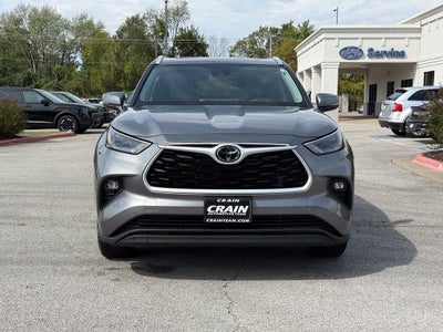 2025 Toyota Highlander XLE - AWD / SUNROOF / CLEAN CARFAX