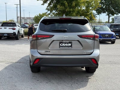 2025 Toyota Highlander XLE - AWD / SUNROOF / CLEAN CARFAX