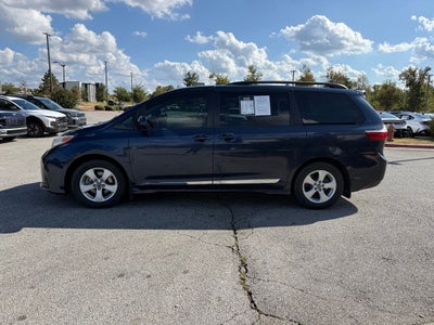 2018 Toyota Sienna LE 8 Passenger