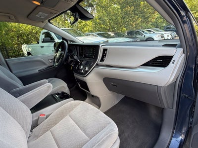 2018 Toyota Sienna LE 8 Passenger