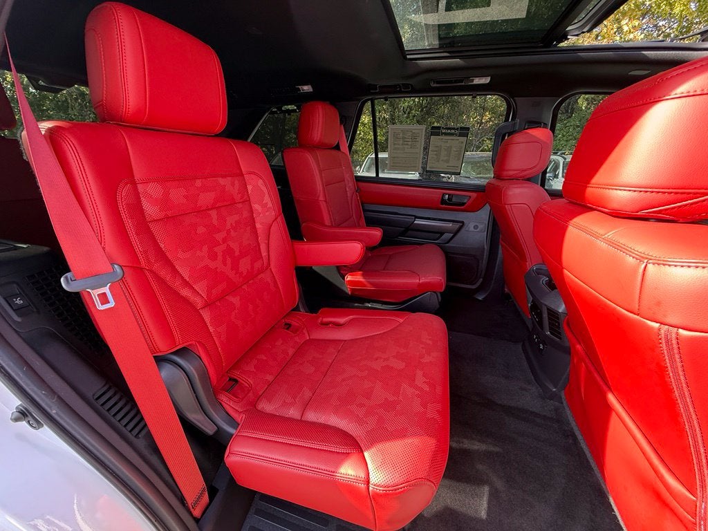 2024 Toyota Sequoia TRD Pro - 4WD / PANORAMIC SUNROOF / CLEAN CARFAX