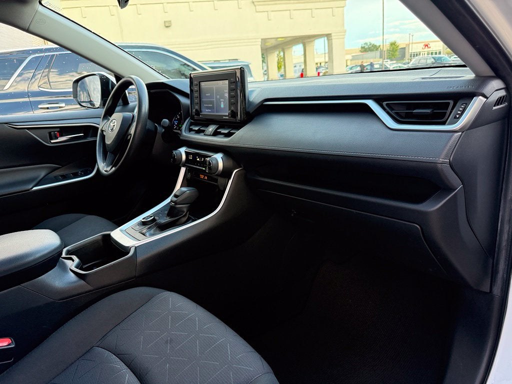 2022 Toyota RAV4 Hybrid XLE - AWD | SUNROOF | CLEAN CARFAX