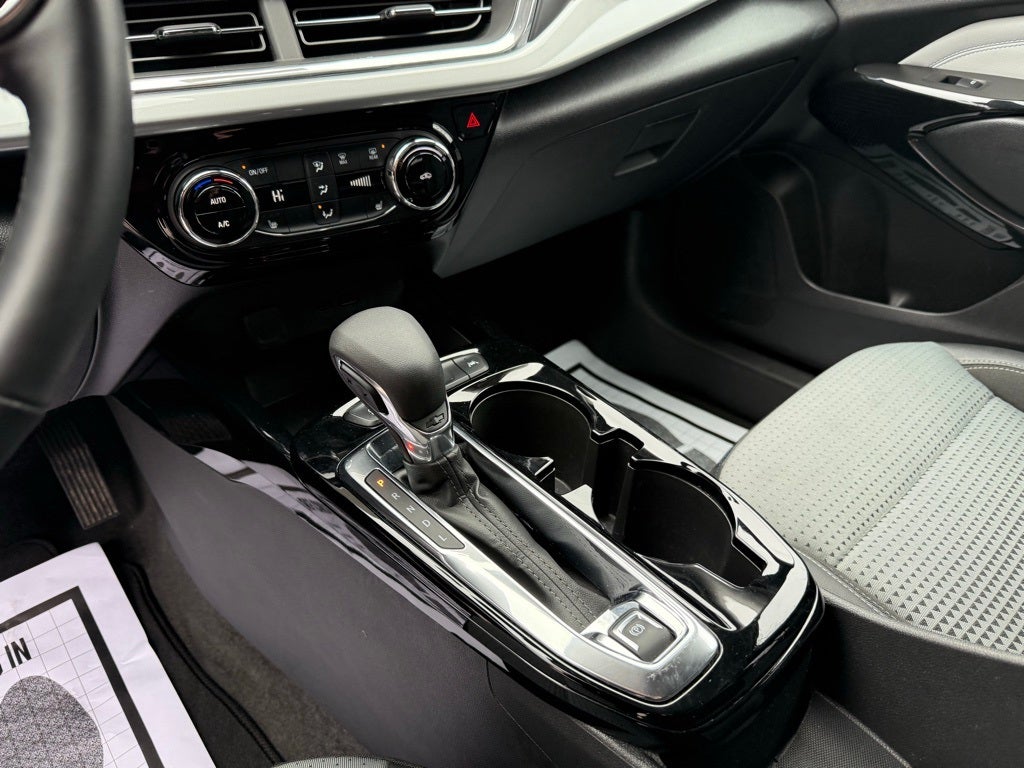 2025 Chevrolet Trax LT ONE OWNER CARFAX