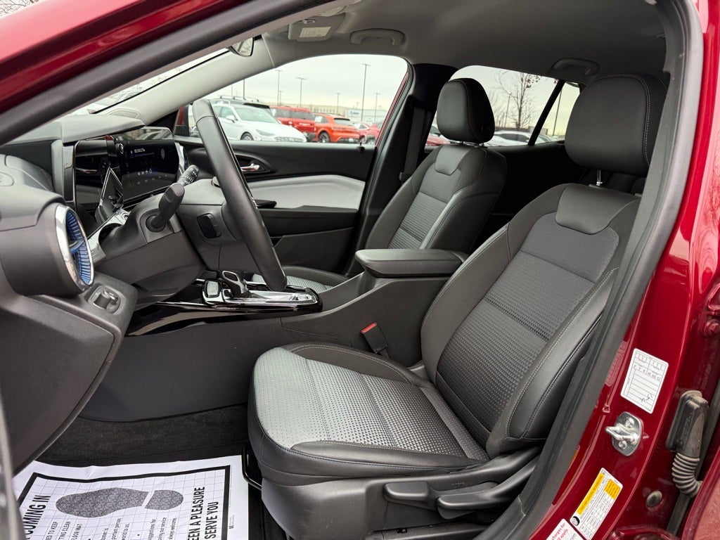 2025 Chevrolet Trax LT ONE OWNER CARFAX