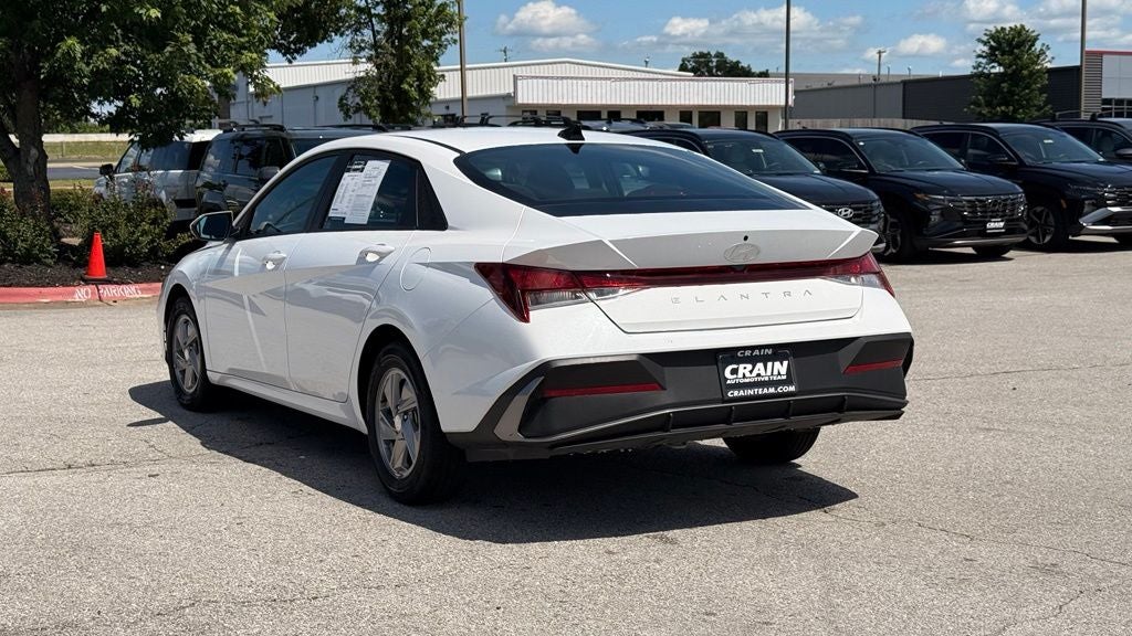 2025 Hyundai Elantra SE