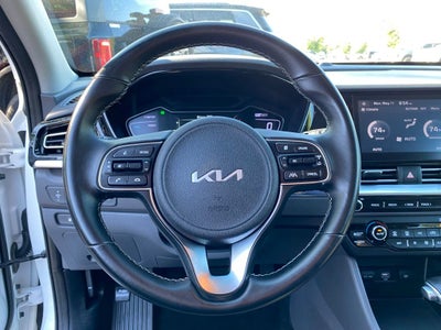 2022 Kia Niro LXS