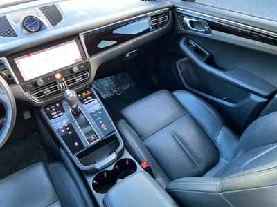 2022 Porsche Macan Base AWD / PANO ROOF / CLEAN CARFAX