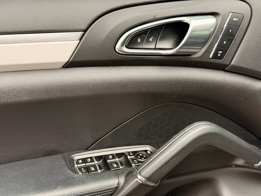 2014 Porsche Cayenne GTS CLEAN CAR FAX