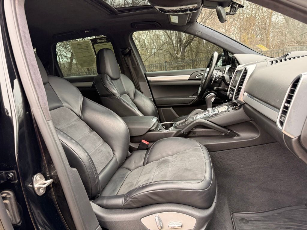 2014 Porsche Cayenne GTS CLEAN CAR FAX