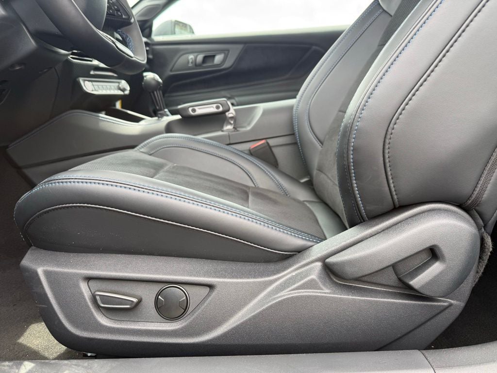 2025 Ford Mustang Dark Horse EQUIPMENT GROUP 700A